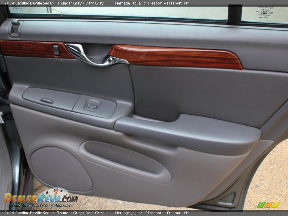 Door Panel of 2004 Cadillac DeVille Sedan Photo #12