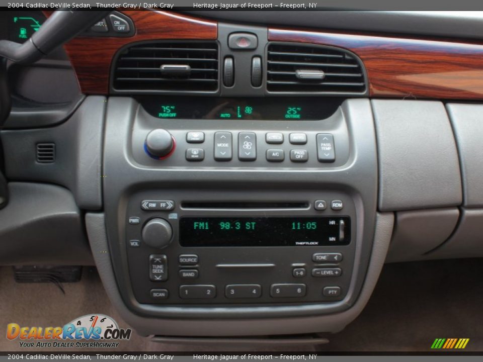 Controls of 2004 Cadillac DeVille Sedan Photo #21