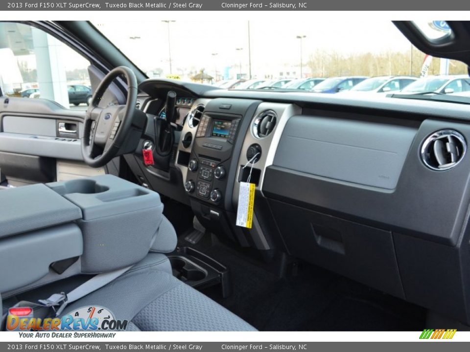 2013 Ford F150 XLT SuperCrew Tuxedo Black Metallic / Steel Gray Photo #15