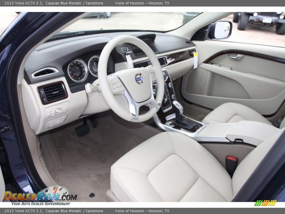 Sandstone Interior - 2013 Volvo XC70 3.2 Photo #11