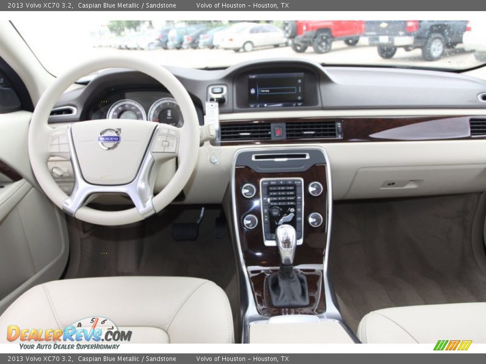 Dashboard of 2013 Volvo XC70 3.2 Photo #15