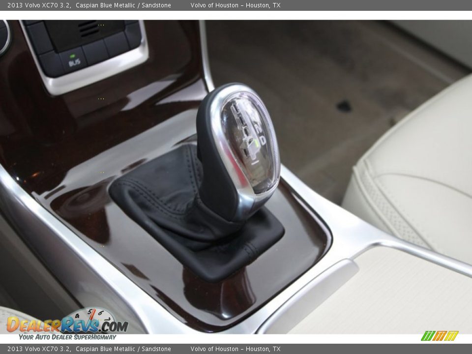 2013 Volvo XC70 3.2 Shifter Photo #21
