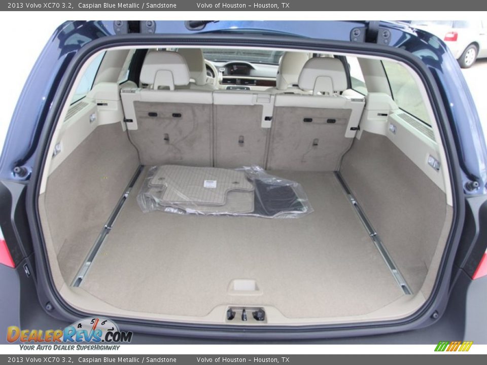 2013 Volvo XC70 3.2 Trunk Photo #22