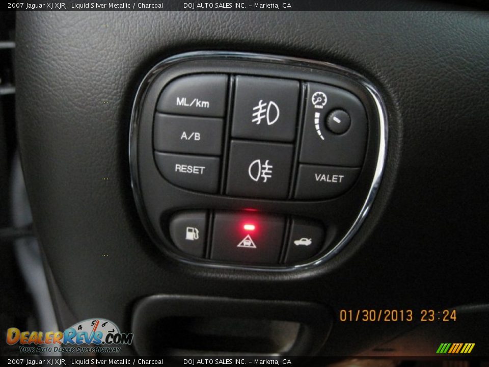 2007 Jaguar XJ XJR Liquid Silver Metallic / Charcoal Photo #29