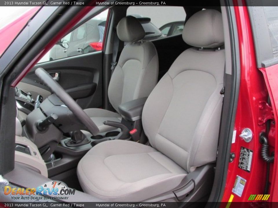 Front Seat of 2013 Hyundai Tucson GL Photo #7