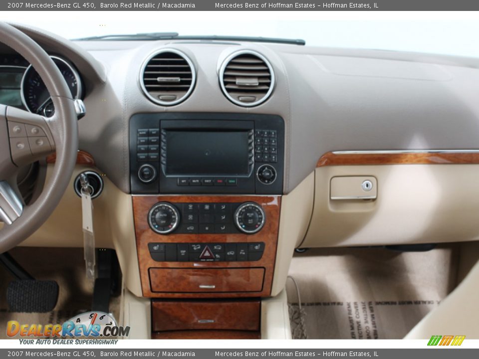 Dashboard of 2007 Mercedes-Benz GL 450 Photo #9