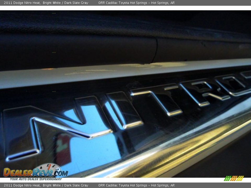 2011 Dodge Nitro Heat Bright White / Dark Slate Gray Photo #13