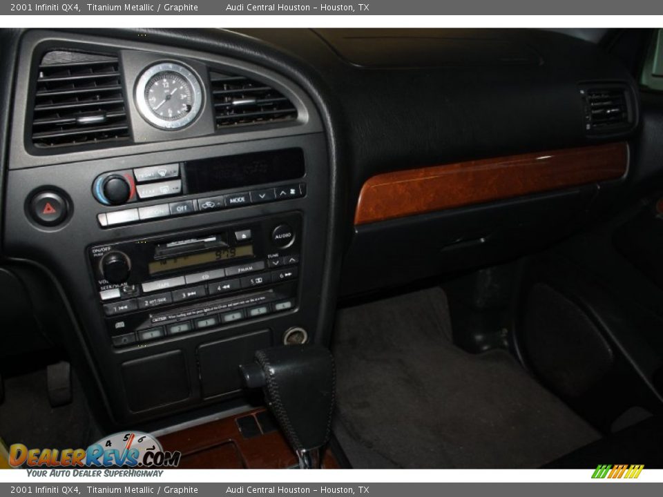 2001 Infiniti QX4 Titanium Metallic / Graphite Photo #14