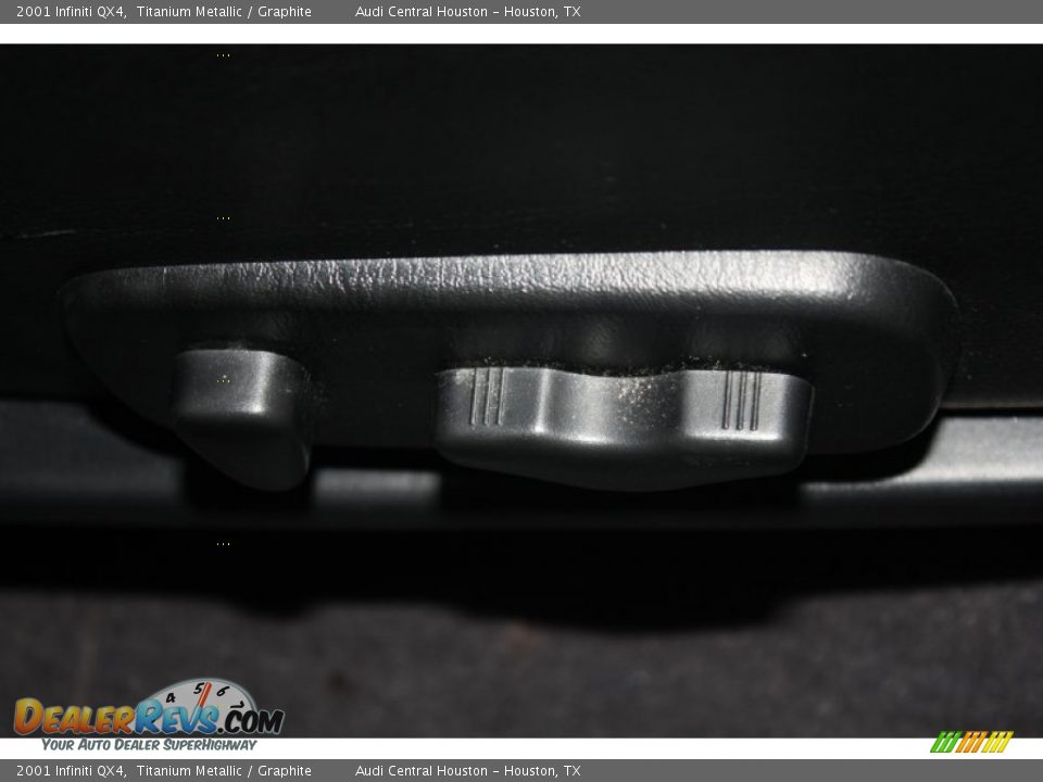 2001 Infiniti QX4 Titanium Metallic / Graphite Photo #30