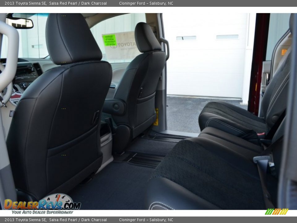 2013 Toyota Sienna SE Salsa Red Pearl / Dark Charcoal Photo #12