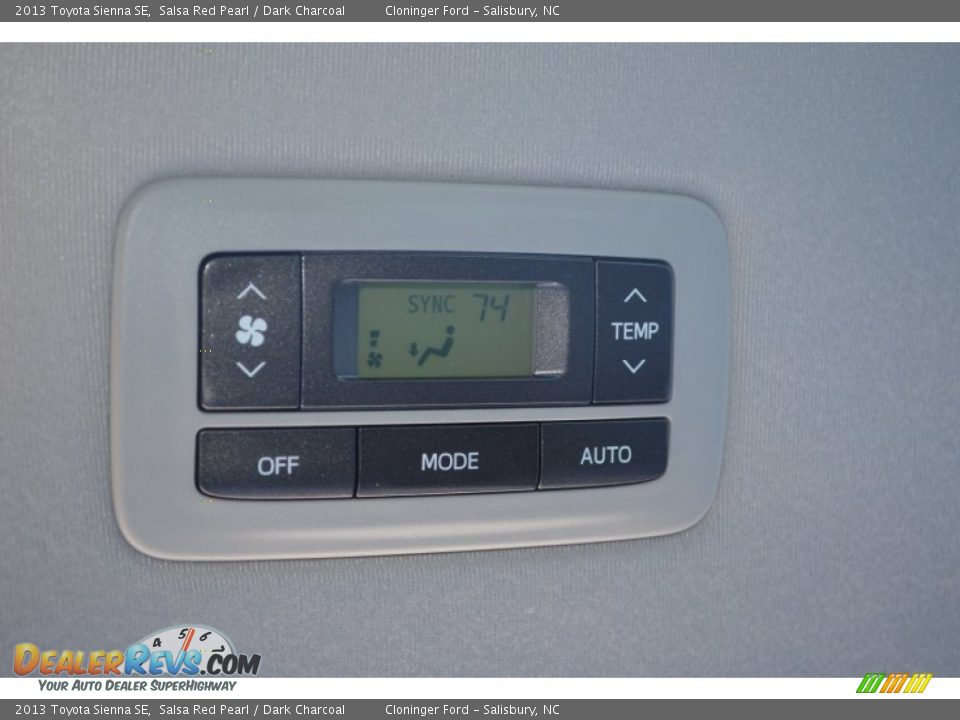 2013 Toyota Sienna SE Salsa Red Pearl / Dark Charcoal Photo #13