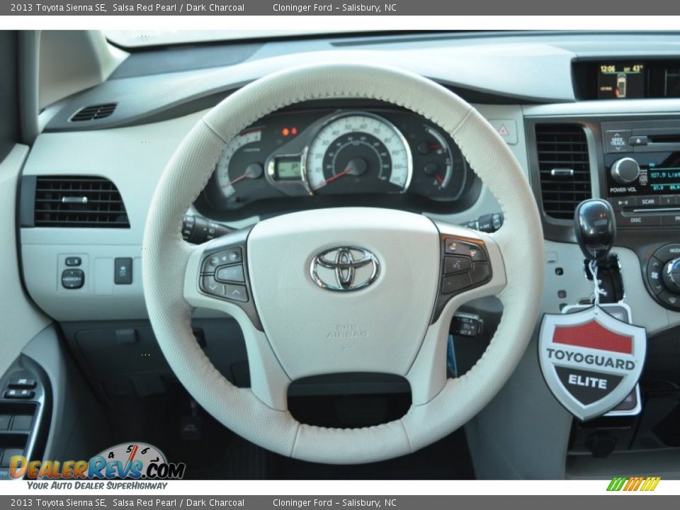 2013 Toyota Sienna SE Salsa Red Pearl / Dark Charcoal Photo #25