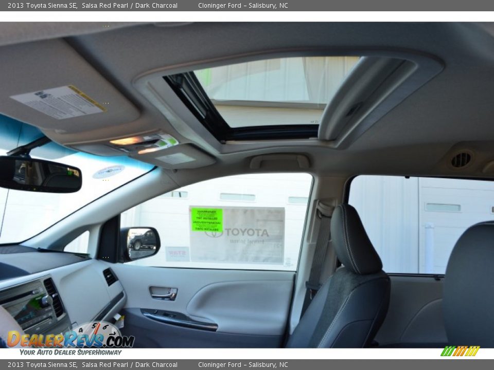 2013 Toyota Sienna SE Salsa Red Pearl / Dark Charcoal Photo #26