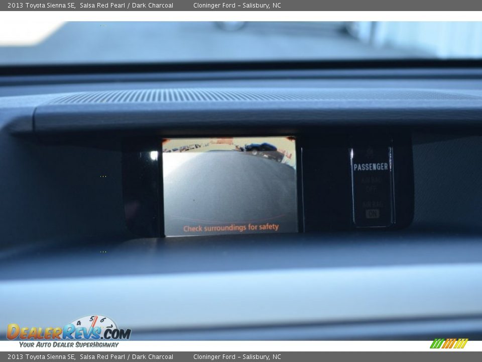 2013 Toyota Sienna SE Salsa Red Pearl / Dark Charcoal Photo #34