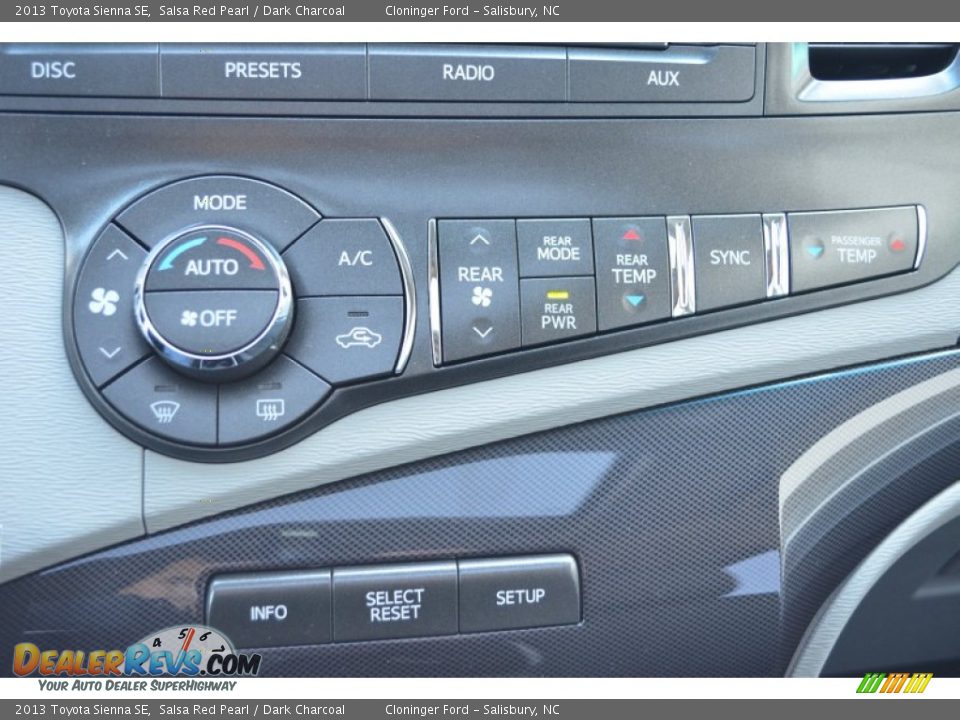 2013 Toyota Sienna SE Salsa Red Pearl / Dark Charcoal Photo #35