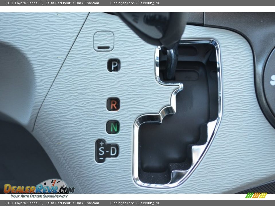 2013 Toyota Sienna SE Salsa Red Pearl / Dark Charcoal Photo #36