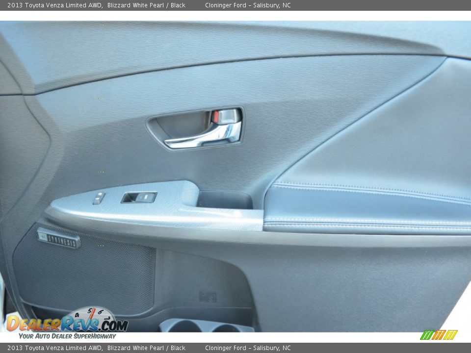 2013 Toyota Venza Limited AWD Blizzard White Pearl / Black Photo #17