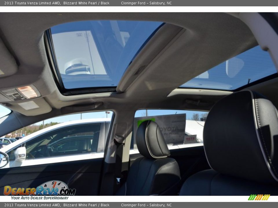 2013 Toyota Venza Limited AWD Blizzard White Pearl / Black Photo #24