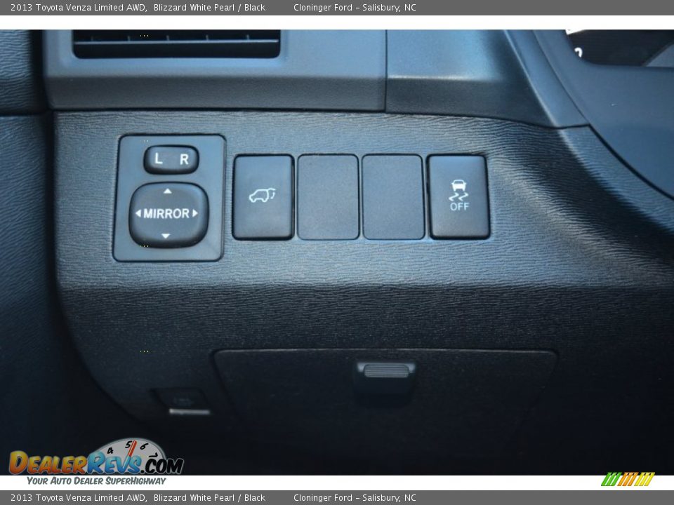 2013 Toyota Venza Limited AWD Blizzard White Pearl / Black Photo #25