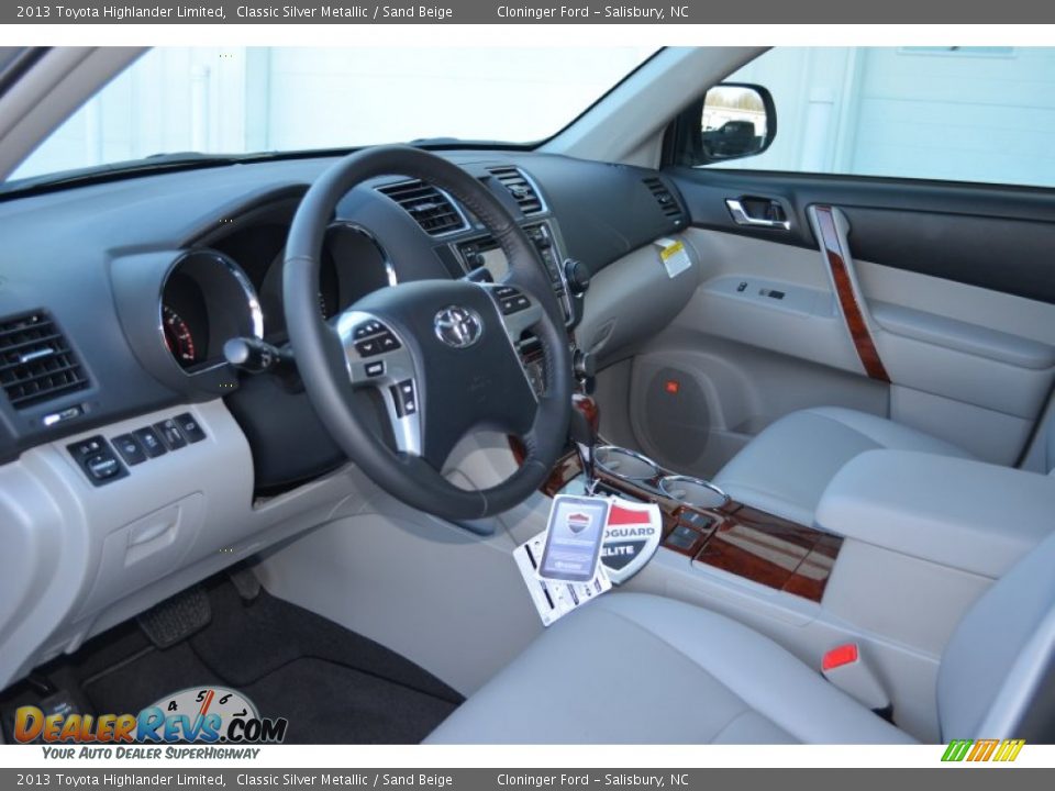 2013 Toyota Highlander Limited Classic Silver Metallic / Sand Beige Photo #11