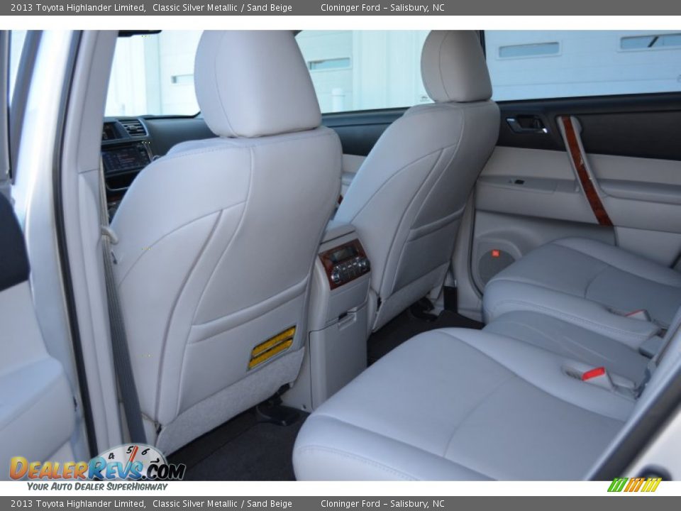 2013 Toyota Highlander Limited Classic Silver Metallic / Sand Beige Photo #12