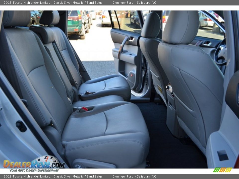 2013 Toyota Highlander Limited Classic Silver Metallic / Sand Beige Photo #16