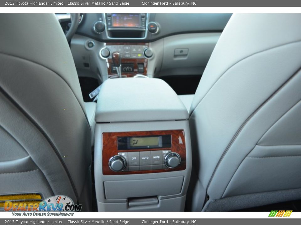2013 Toyota Highlander Limited Classic Silver Metallic / Sand Beige Photo #22