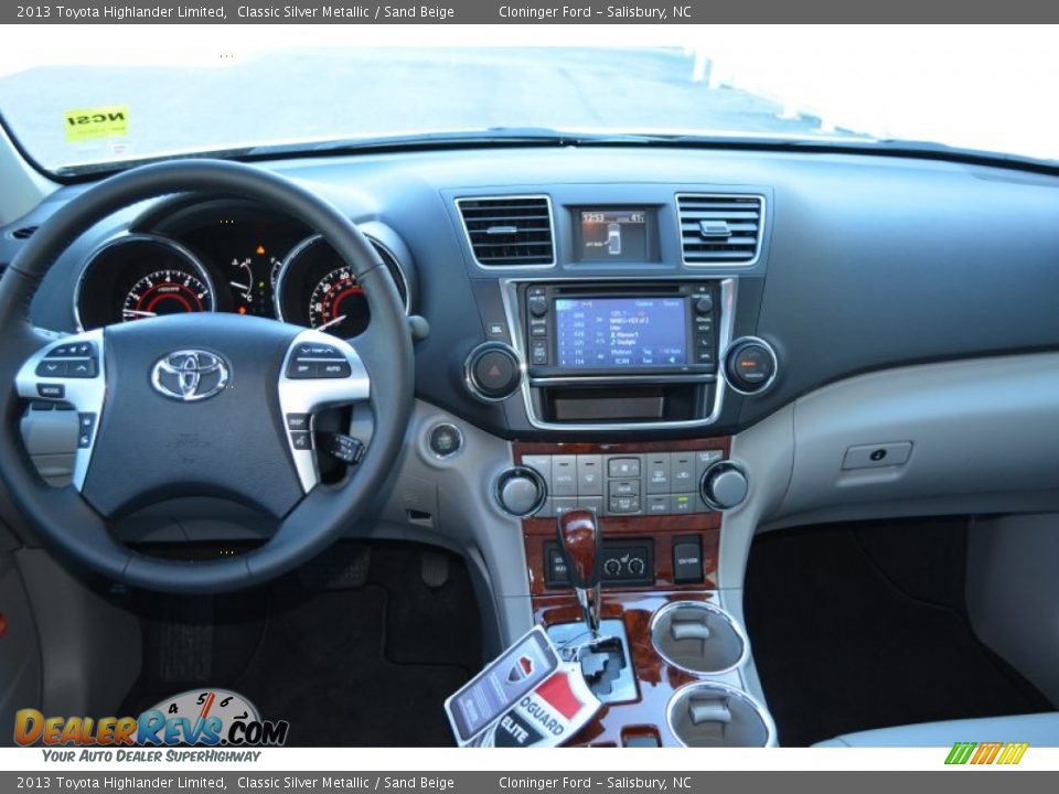 2013 Toyota Highlander Limited Classic Silver Metallic / Sand Beige Photo #24