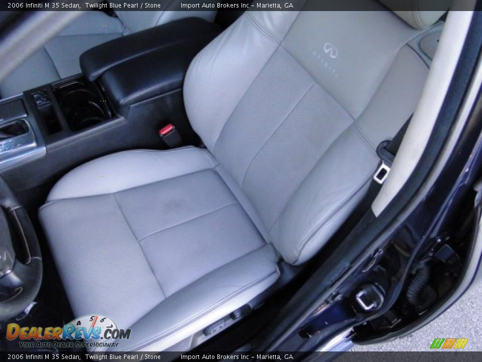 Front Seat of 2006 Infiniti M 35 Sedan Photo #17