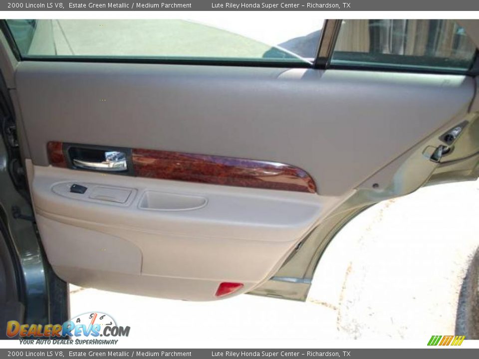 2000 Lincoln LS V8 Estate Green Metallic / Medium Parchment Photo #31