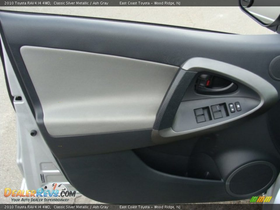 2010 Toyota RAV4 I4 4WD Classic Silver Metallic / Ash Gray Photo #6