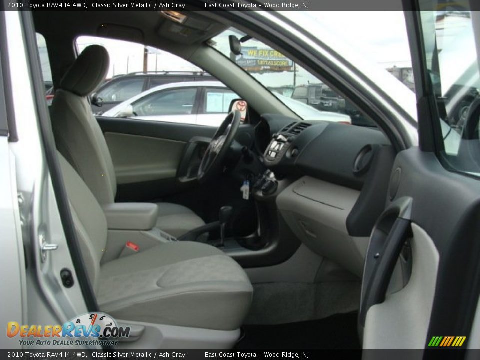 2010 Toyota RAV4 I4 4WD Classic Silver Metallic / Ash Gray Photo #8