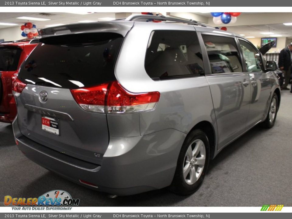 2013 Toyota Sienna LE Silver Sky Metallic / Light Gray Photo #4