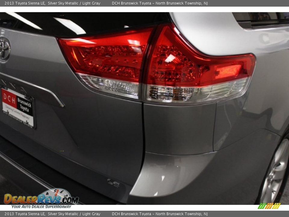 2013 Toyota Sienna LE Silver Sky Metallic / Light Gray Photo #5