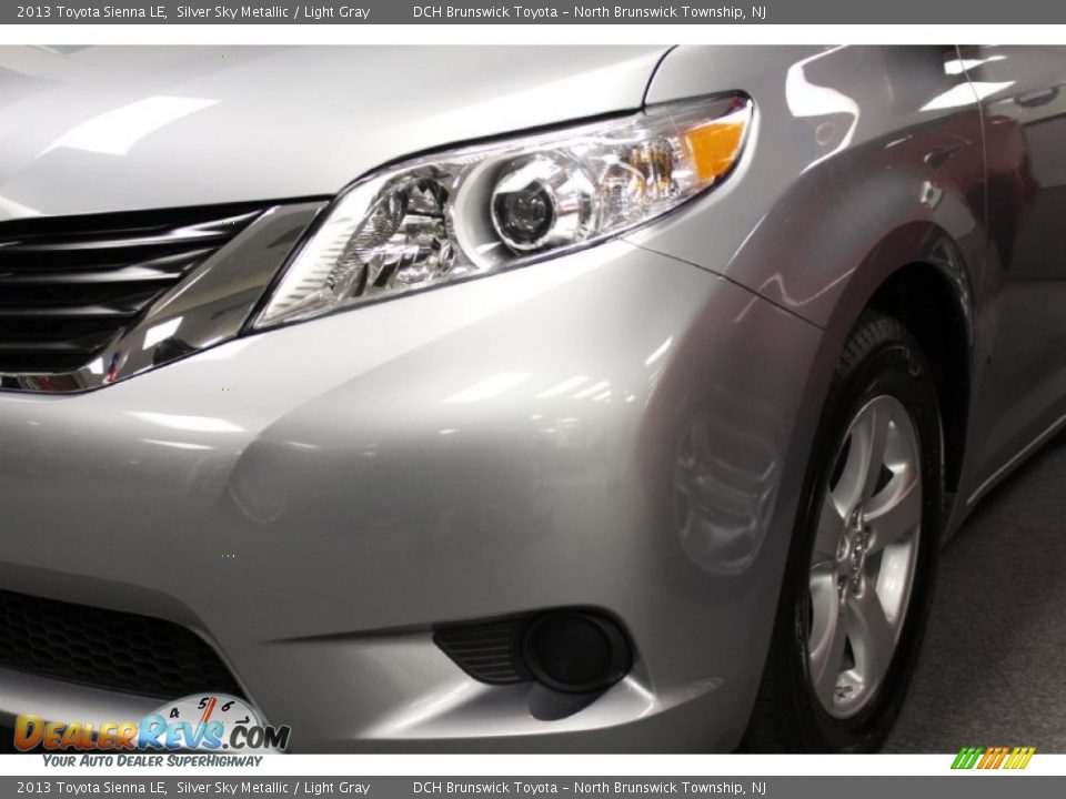 2013 Toyota Sienna LE Silver Sky Metallic / Light Gray Photo #6