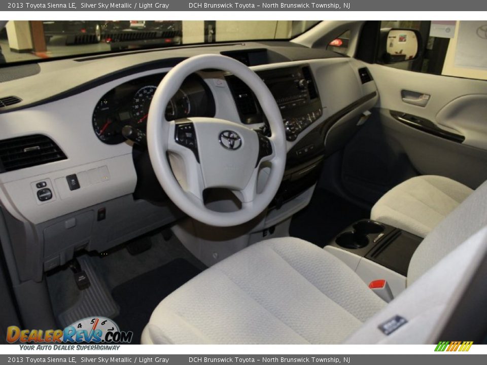 2013 Toyota Sienna LE Silver Sky Metallic / Light Gray Photo #8