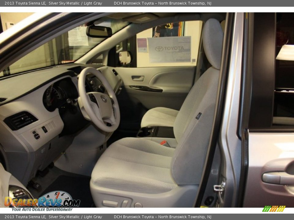 2013 Toyota Sienna LE Silver Sky Metallic / Light Gray Photo #9