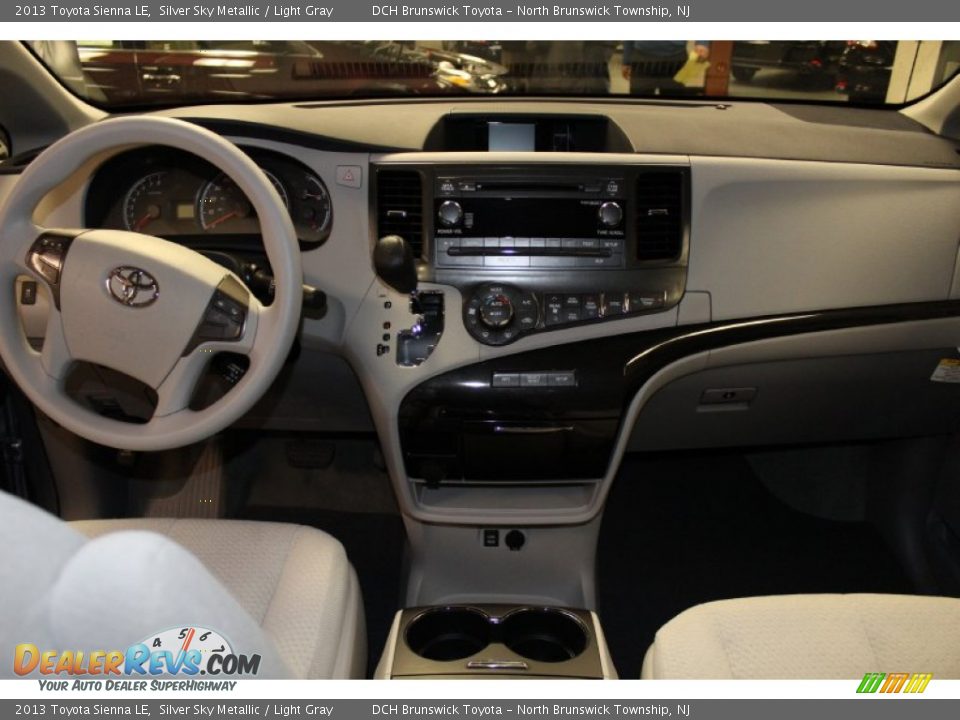 2013 Toyota Sienna LE Silver Sky Metallic / Light Gray Photo #10