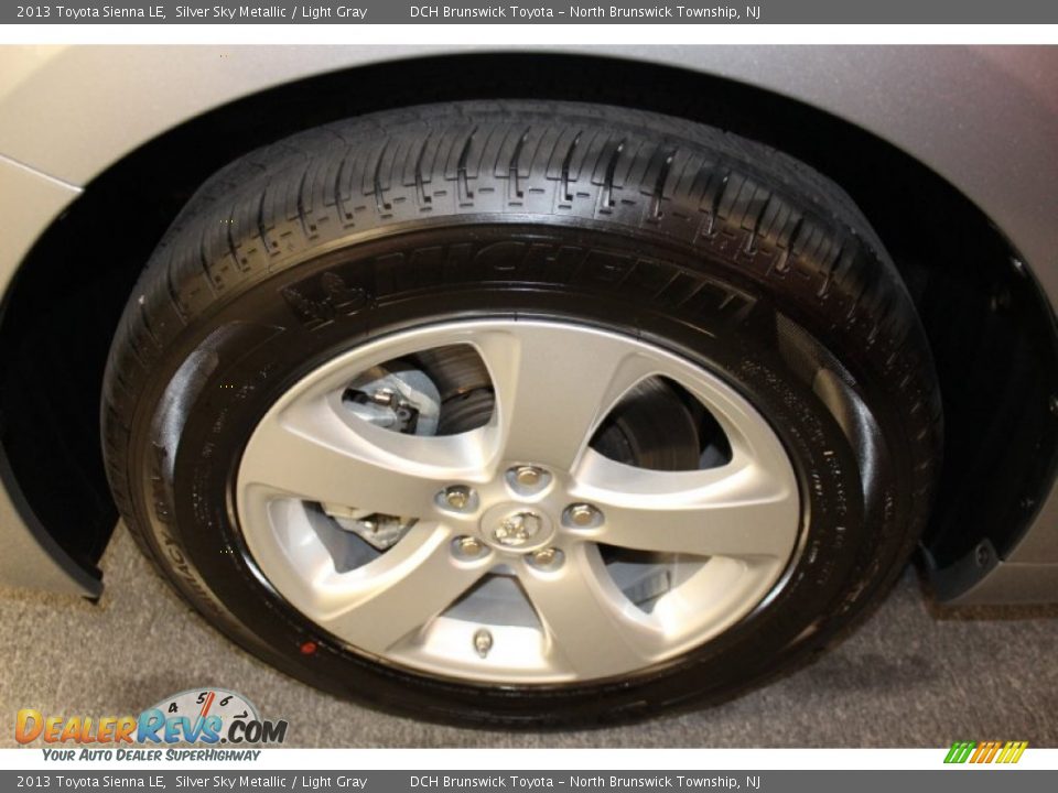 2013 Toyota Sienna LE Silver Sky Metallic / Light Gray Photo #14