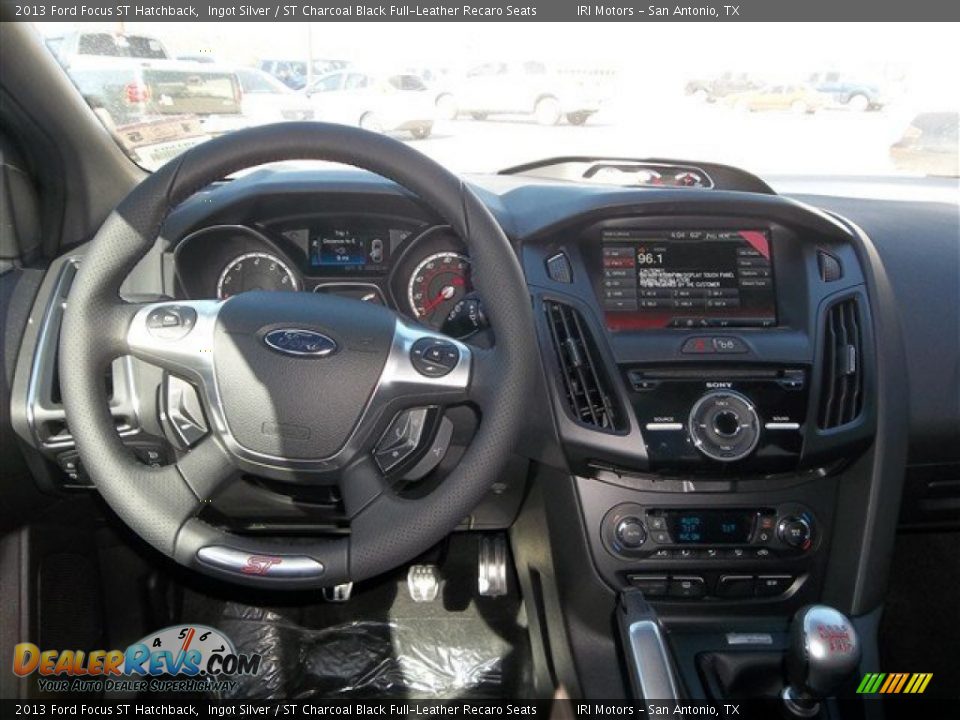 Dashboard of 2013 Ford Focus ST Hatchback Photo #18