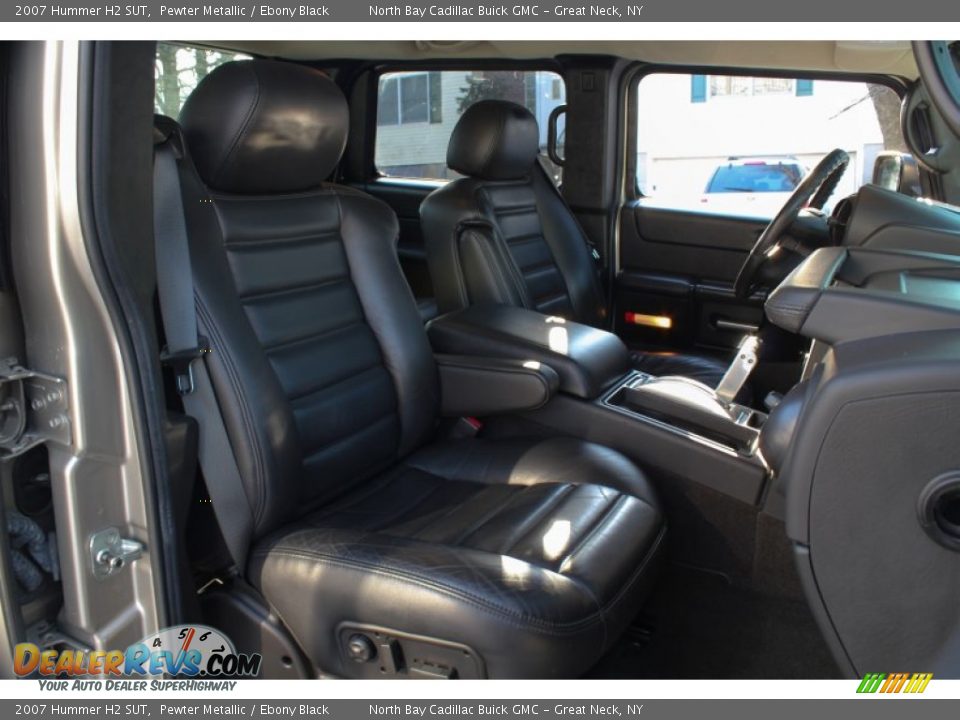 Front Seat of 2007 Hummer H2 SUT Photo #10