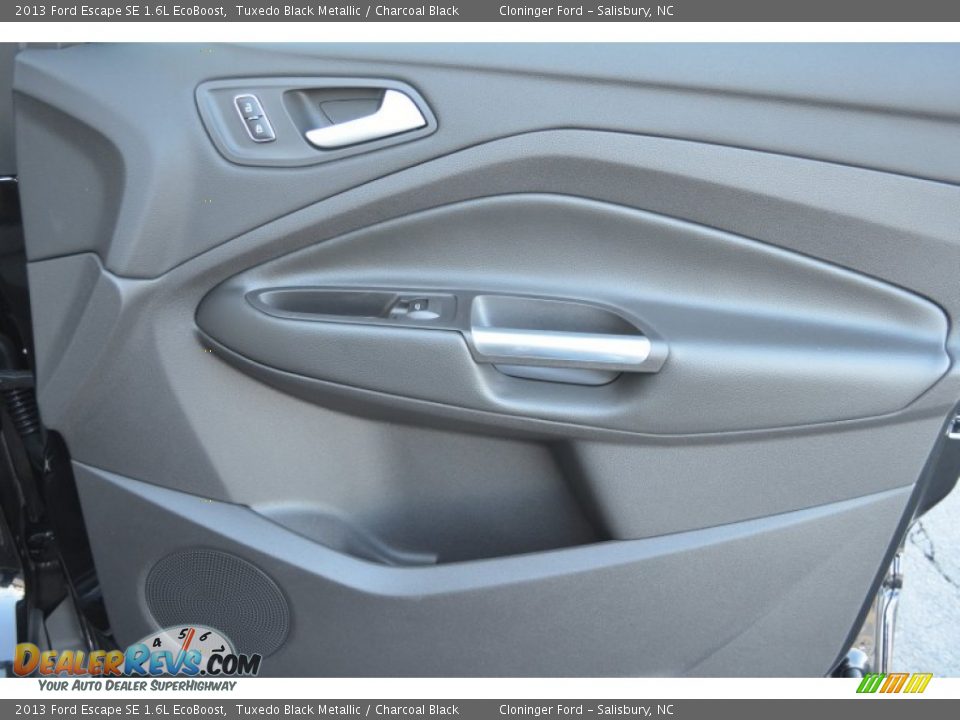 2013 Ford Escape SE 1.6L EcoBoost Tuxedo Black Metallic / Charcoal Black Photo #18