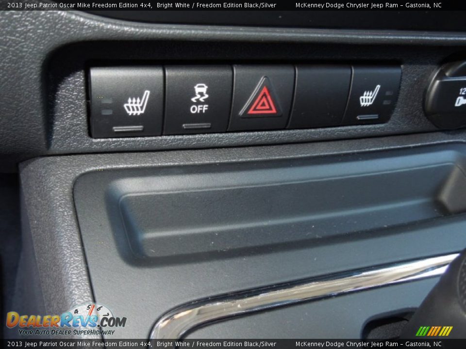 Controls of 2013 Jeep Patriot Oscar Mike Freedom Edition 4x4 Photo #16
