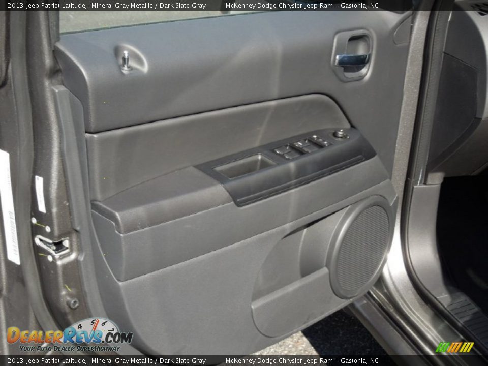 2013 Jeep Patriot Latitude Mineral Gray Metallic / Dark Slate Gray Photo #10