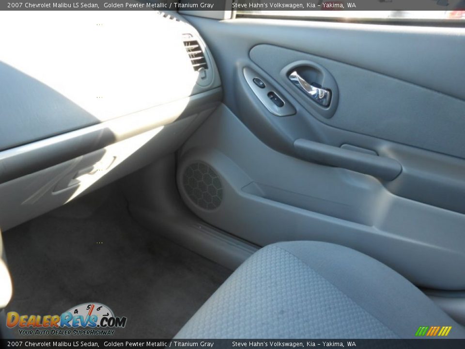 2007 Chevrolet Malibu LS Sedan Golden Pewter Metallic / Titanium Gray Photo #21
