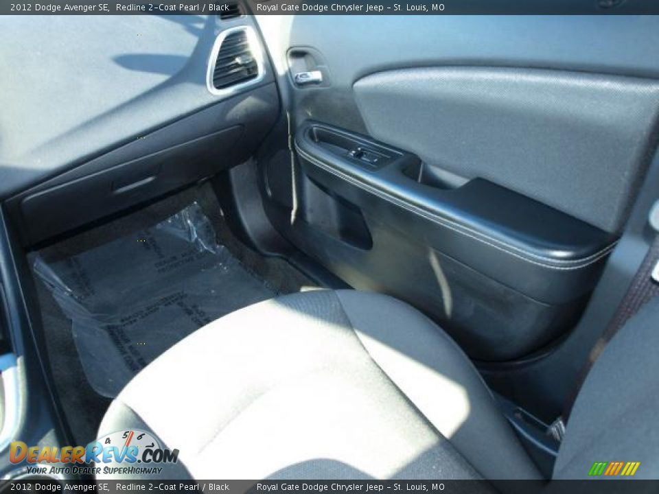 2012 Dodge Avenger SE Redline 2-Coat Pearl / Black Photo #13