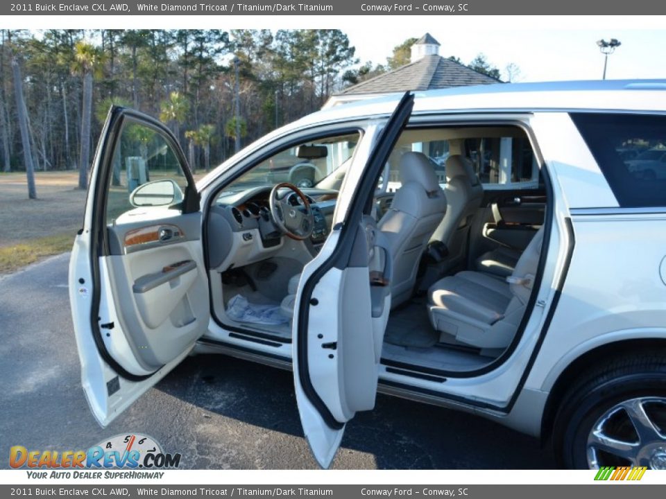 2011 Buick Enclave CXL AWD White Diamond Tricoat / Titanium/Dark Titanium Photo #11