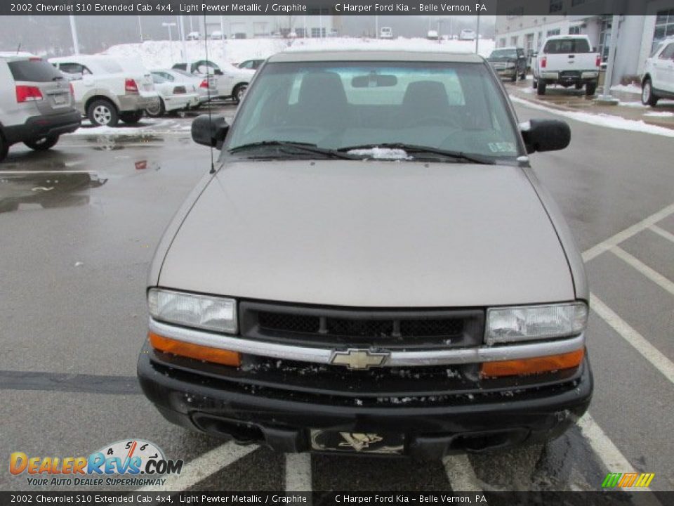 2002 Chevrolet S10 Extended Cab 4x4 Light Pewter Metallic / Graphite Photo #3