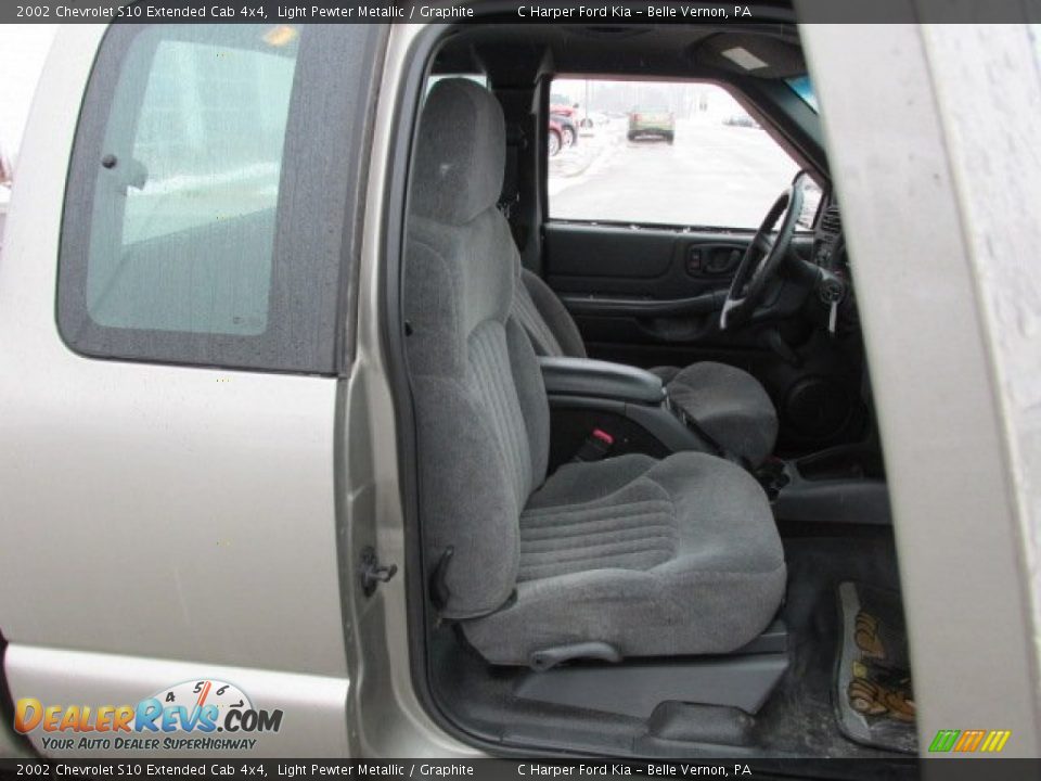 2002 Chevrolet S10 Extended Cab 4x4 Light Pewter Metallic / Graphite Photo #9