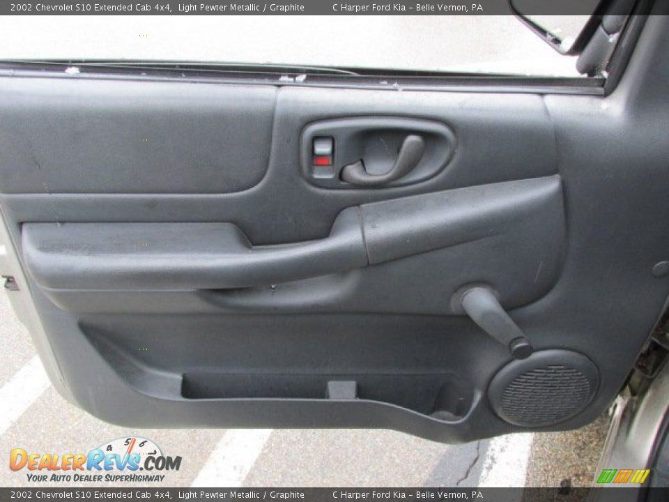 2002 Chevrolet S10 Extended Cab 4x4 Light Pewter Metallic / Graphite Photo #11